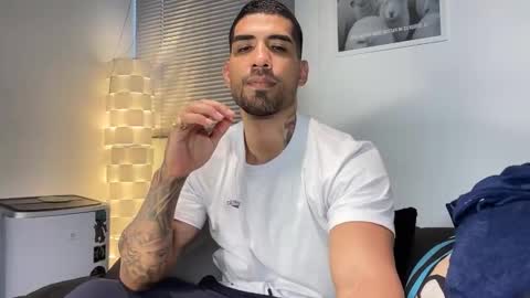 Snapshot of myke_esthetic chatting on 01-11-26, 10:37 Myke esthetic online show from 01-11-26, 10:37