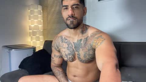 Snapshot of myke_esthetic chatting on 02-12-26, 08:09 Myke esthetic online show from 02-12-26, 08:09