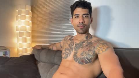 Snapshot of myke_esthetic chatting on 03-15-26, 11:55 Myke esthetic online show from 03-15-26, 11:55