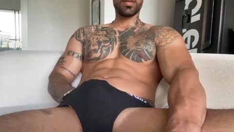 Snapshot of myke_esthetic chatting on 07-12-26, 09:39 Myke esthetic online show from 07-12-26, 09:39