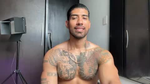 Snapshot of myke_esthetic chatting on 07-13-26, 06:00 Myke esthetic online show from 07-13-26, 06:00