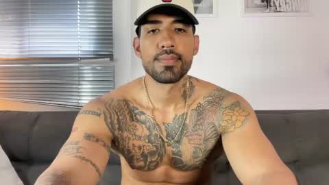 Snapshot of myke_esthetic chatting on 07-14-26, 06:02 Myke esthetic online show from 07-14-26, 06:02