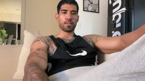 Snapshot of myke_esthetic chatting on 07-16-26, 03:23 Myke esthetic online show from 07-16-26, 03:23