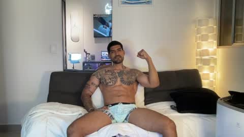 Snapshot of myke_esthetic chatting on 07-26-26, 02:42 Myke esthetic online show from 07-26-26, 02:42