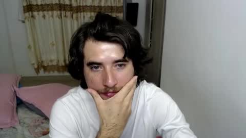 Snapshot of myke_xxx chatting on 01-19-26, 01:42 mike online show from 01-19-26, 01:42