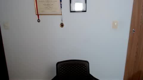 Snapshot of myke_xxx chatting on 02-22-26, 12:23 mike online show from 02-22-26, 12:23