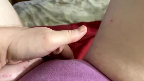 Snapshot of mykittyneedsuu chatting on 12-29-24, 12:01 Kitty online show from 12-29-24, 12:01