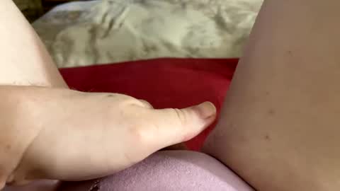 Snapshot of mykittyneedsuu chatting on 01-13-25, 10:36 Kitty online show from 01-13-25, 10:36