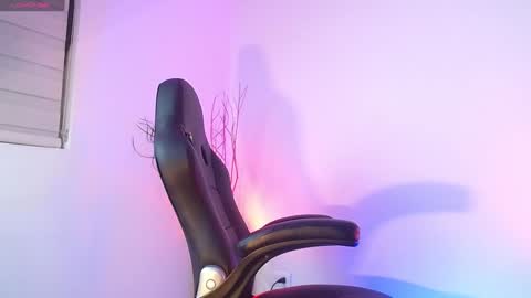 Mylo Wallace  online show from 01-18-25, 02:47