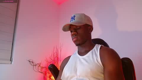 Mylo Wallace  online show from 02-08-25, 01:22