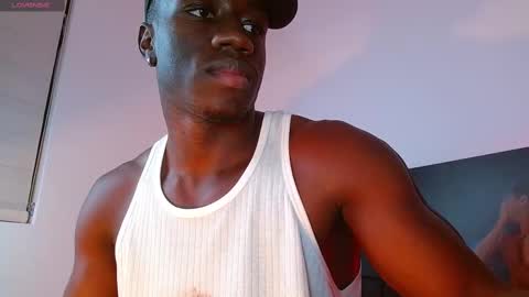 Mylo Wallace  online show from 02-11-25, 10:39