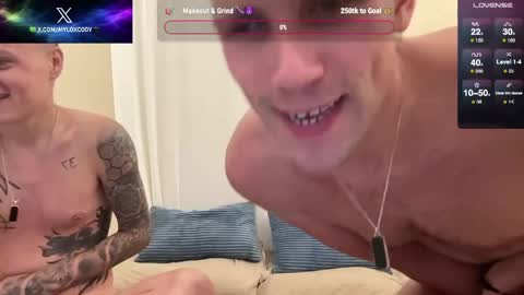 Snapshot of myloxcody chatting on 05-10-26, 04:23 Mylo Cody online show from 05-10-26, 04:23