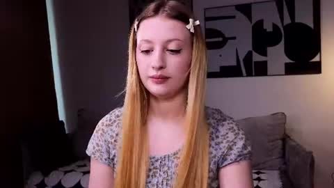 Snapshot of mysmila chatting on 06-17-26, 02:07 mysmila online show from 06-17-26, 02:07