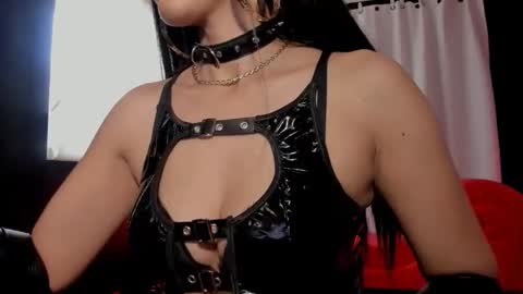 Snapshot of mysteriousgoddesxx chatting on 10-12-25, 08:35 Goddess Cassie online show from 10-12-25, 08:35