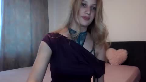 Snapshot of mysterygirl2023 chatting on 03-23-26, 03:38 Mystery Girl online show from 03-23-26, 03:38