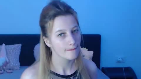 Snapshot of mysterygirl2023 chatting on 03-26-26, 01:38 Mystery Girl online show from 03-26-26, 01:38