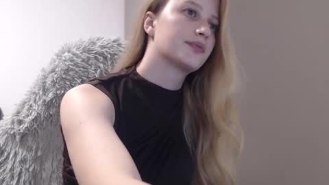 Snapshot of mysterygirl2023 chatting on 03-31-26, 07:03 Mystery Girl online show from 03-31-26, 07:03