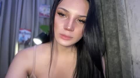 UR GIRL NEXTDOOR online show from 04-07-26, 08:48