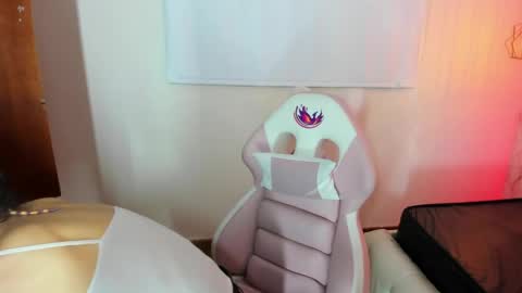 mystical_meteor online show from 05-17-26, 06:37