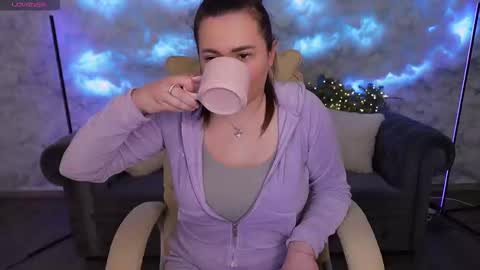 L O V E online show from 02-05-25, 07:39