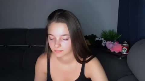 Leya online show from 11-15-25, 07:54