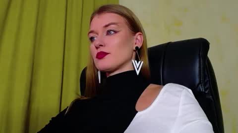 Snapshot of mysticvenus_ chatting on 11-24-25, 03:23 mysticvenus_ online show from 11-24-25, 03:23