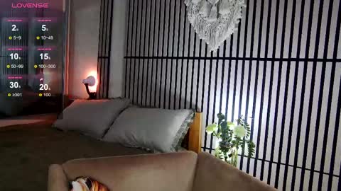 Snapshot of mystique_girl_ chatting on 05-16-26, 07:01 Angeline online show from 05-16-26, 07:01