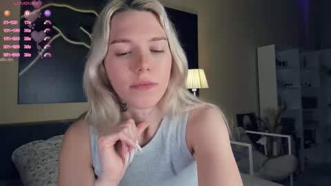 Olivia or just olive online show from 12-13-25, 07:53