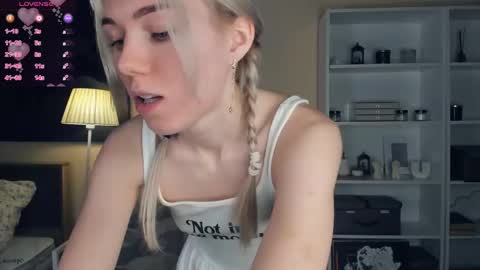 Olivia or just olive online show from 12-22-25, 07:11