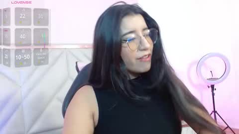 Snapshot of naanaky_tay chatting on 09-13-25, 12:05 TARA online show from 09-13-25, 12:05