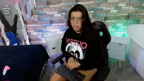 Snapshot of naanaky_tay chatting on 09-21-25, 12:18 TARA online show from 09-21-25, 12:18