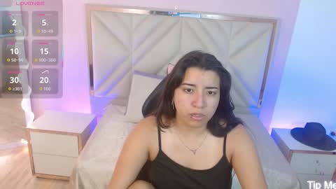 Snapshot of naanaky_tay chatting on 10-09-25, 12:03 TARA online show from 10-09-25, 12:03