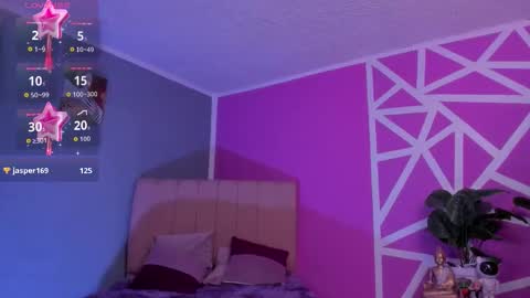 Snapshot of naath_ chatting on 10-24-25, 09:44 anny online show from 10-24-25, 09:44