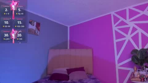 Snapshot of naath_ chatting on 10-25-25, 10:04 anny online show from 10-25-25, 10:04