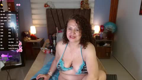 Snapshot of nadia_84 chatting on 10-15-25, 12:27 nadia_84 online show from 10-15-25, 12:27