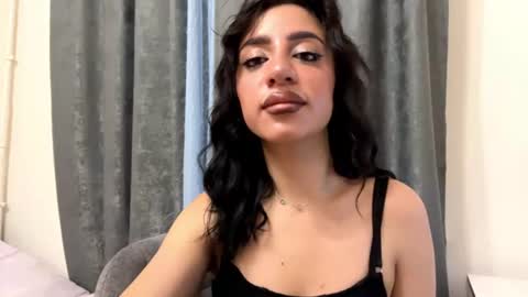 Snapshot of nadinevanni chatting on 07-04-26, 04:13 Leya online show from 07-04-26, 04:13