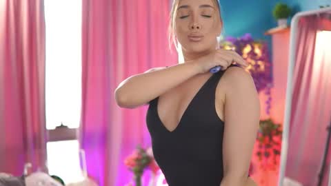 Nadia online show from 03-10-26, 05:34