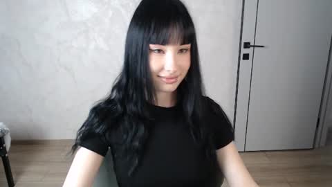 Naemi online show from 06-27-26, 02:12