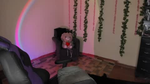naeniademont online show from 05-25-26, 01:50