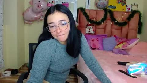 nahia cute     only   online show from 12-27-24, 06:42