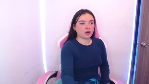 nahia cute     only   online show from 12-19-25, 07:43