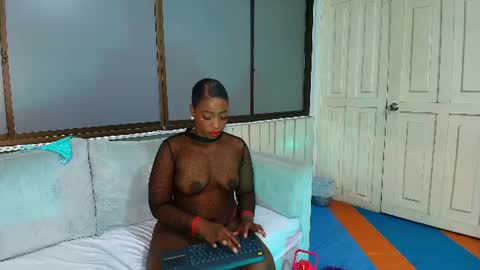 Snapshot of nahiaracampbell chatting on 07-11-26, 04:37 N A H I A R A online show from 07-11-26, 04:37