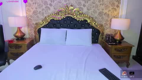 Nahiara Gray online show from 10-22-25, 08:52