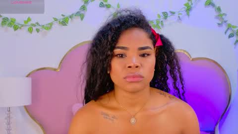 NahiaraReina  online show from 12-15-25, 01:15