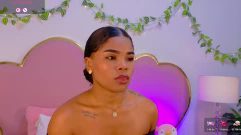 NahiaraReina  online show from 12-20-25, 02:24