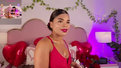 NahiaraReina  online show from 02-14-26, 01:41