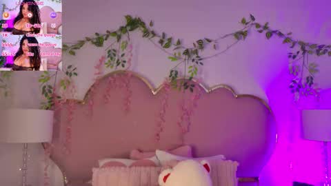 NahiaraReina  online show from 03-26-26, 01:38