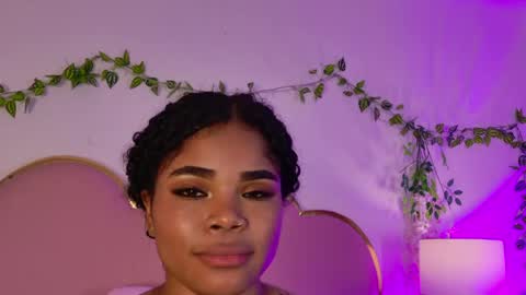NahiaraReina  online show from 05-24-26, 01:49