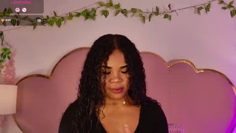 Snapshot of nahiarareina chatting on 06-17-26, 02:40 NahiaraReina online show from 06-17-26, 02:40