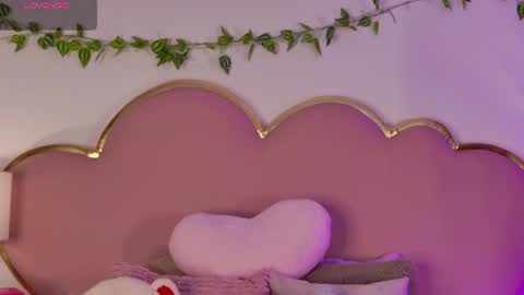 Snapshot of nahiarareina chatting on 06-22-26, 01:30 NahiaraReina online show from 06-22-26, 01:30